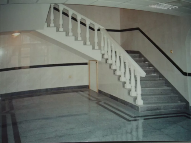 Al Mousa Clinic Dubai (1993). Client Dr. Hasan Al Mousa. Materials: Bianco Sivec