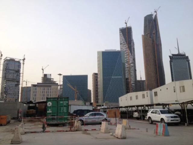 King Abdullah Financial District (KAFD), Riyadh, KSA (2013-2016). Client: KSA Government (Riyadh). Architects Henning Larsen, Gensler, RTKL, Perkins+Will, Callison, SOM, FX/Fowle, Foster+Partners Main Contractor: SBG, Specialized Cont. Co. Materials: Crema Moleanos, Calacatta Vagli Oro, Cedar Stone, Azul Verde, Dark Emprador, Sandy Bluette, Ruivina, Jerusalem Gold, Thala Beige, Bateig Blue, Bianco Sivec, Gaudi Stone, Alexander Gray (70,000m2)