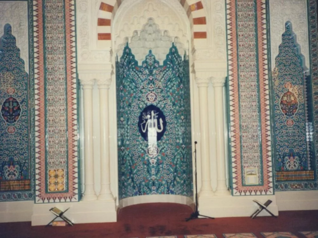 Saeed Taimur Mosque, Muscat, Oman (1998). Client: Muscat Municipality. Designers Islamic Association Istanbul & Contractor Omani Marble. Materials: Bianco Sivec